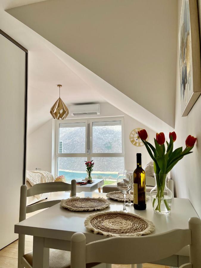 Vista Apart Pluzine Luaran gambar