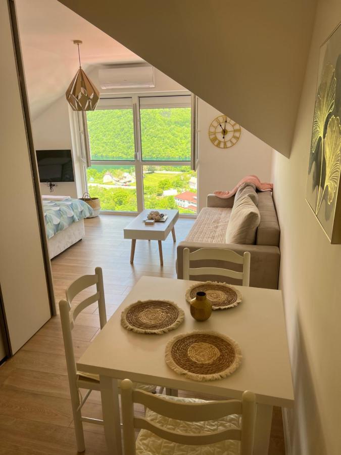 Vista Apart Pluzine Luaran gambar