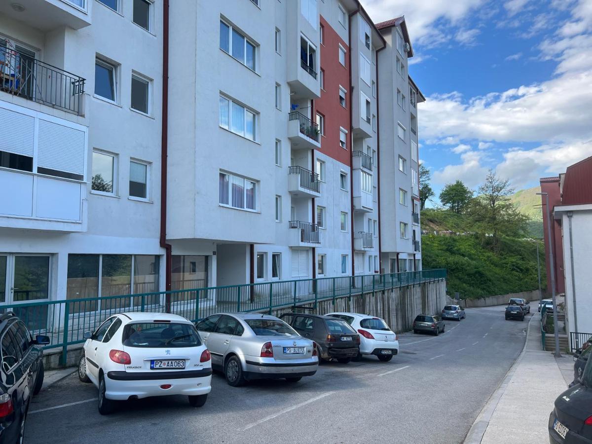 Vista Apart Pluzine Luaran gambar